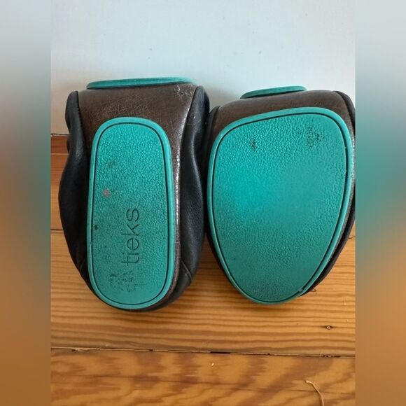 Tieks Black Leather Shoes - Picture 5 of 8